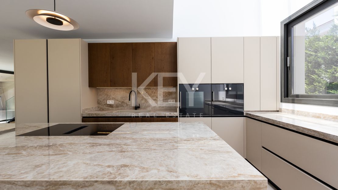 New Build Beachside Luxury Villa in Cortijo Blanco, Marbella