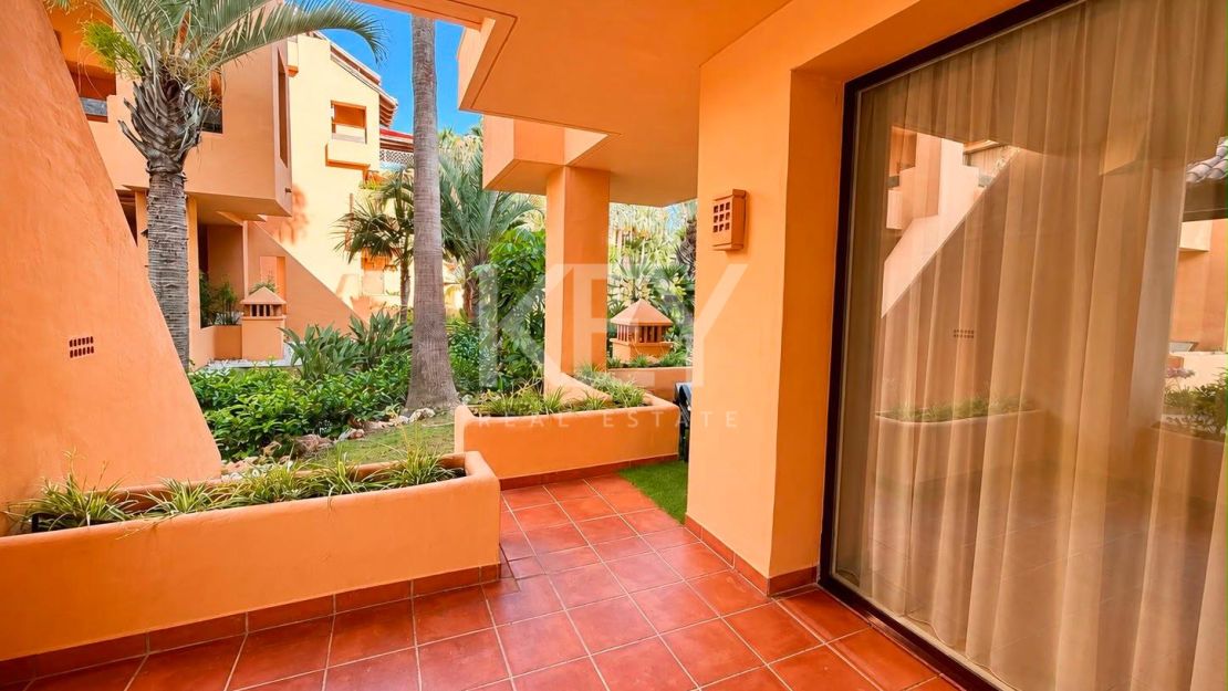 Precioso Apartamento Reformado en Planta Baja de Tres Dormitorios en Alquiler de Larga Temporada en Bahía de Alcántara, Marbella