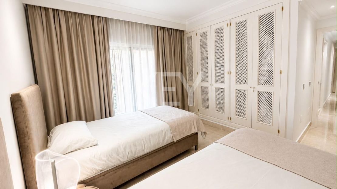 Precioso Apartamento Reformado en Planta Baja de Tres Dormitorios en Alquiler de Larga Temporada en Bahía de Alcántara, Marbella
