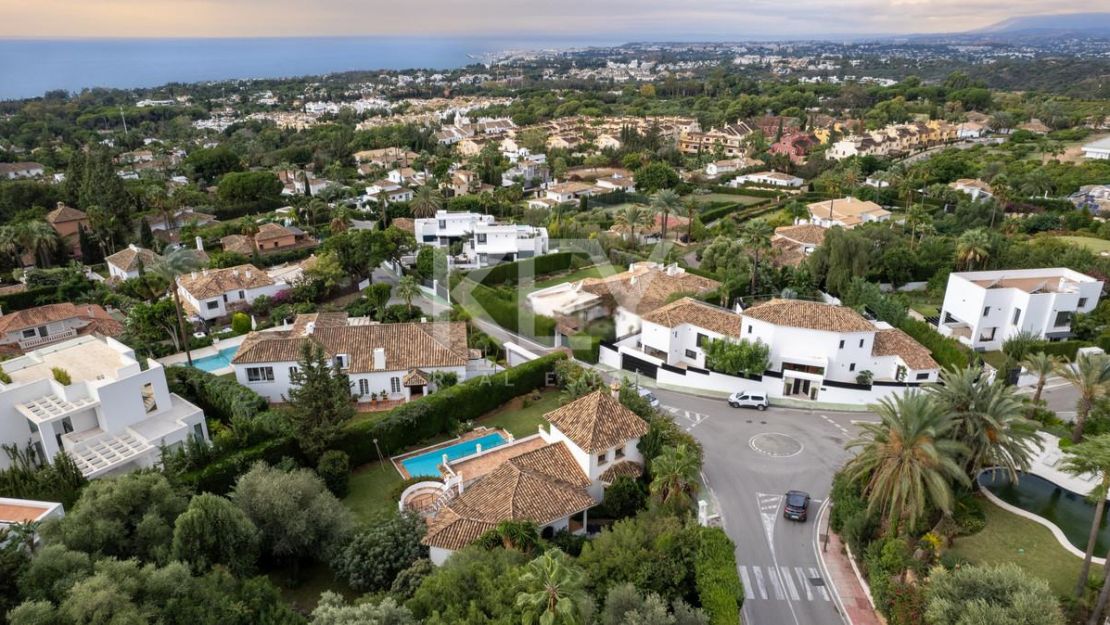Redevelopment Villa for Sale in Rocío de Nagüeles, Marbella Golden Mile with Sea Views and Investment Potential