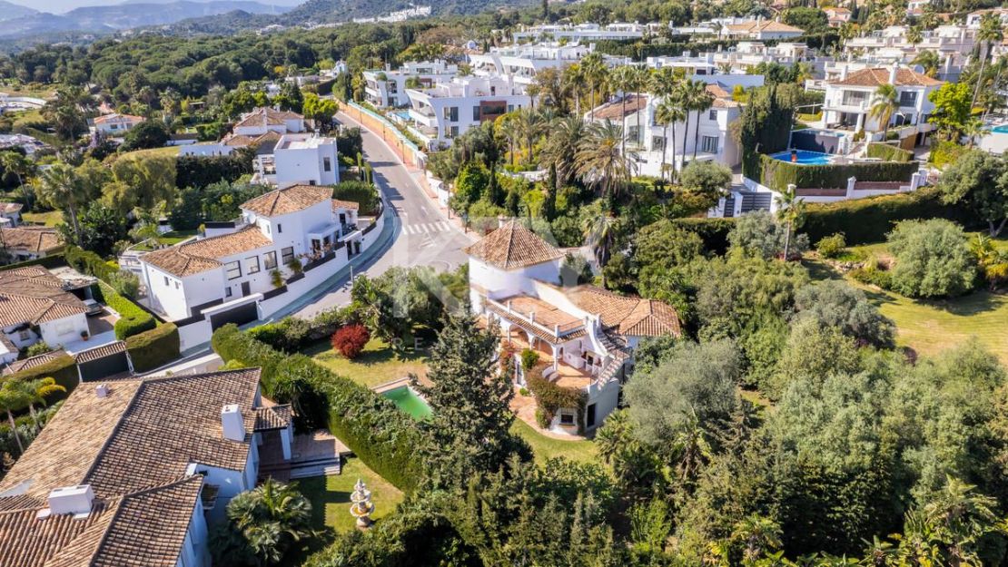 Redevelopment Villa for Sale in Rocío de Nagüeles, Marbella Golden Mile with Sea Views and Investment Potential
