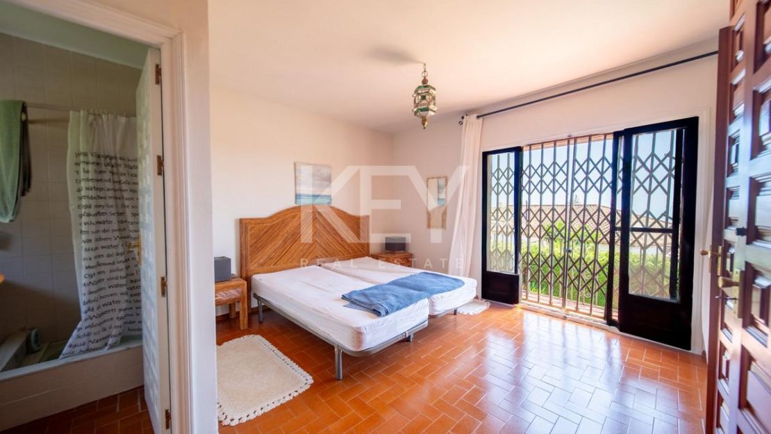 Redevelopment Villa for Sale in Rocío de Nagüeles, Marbella Golden Mile with Sea Views and Investment Potential