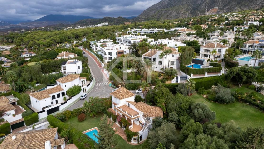 Redevelopment Villa for Sale in Rocío de Nagüeles, Marbella Golden Mile with Sea Views and Investment Potential