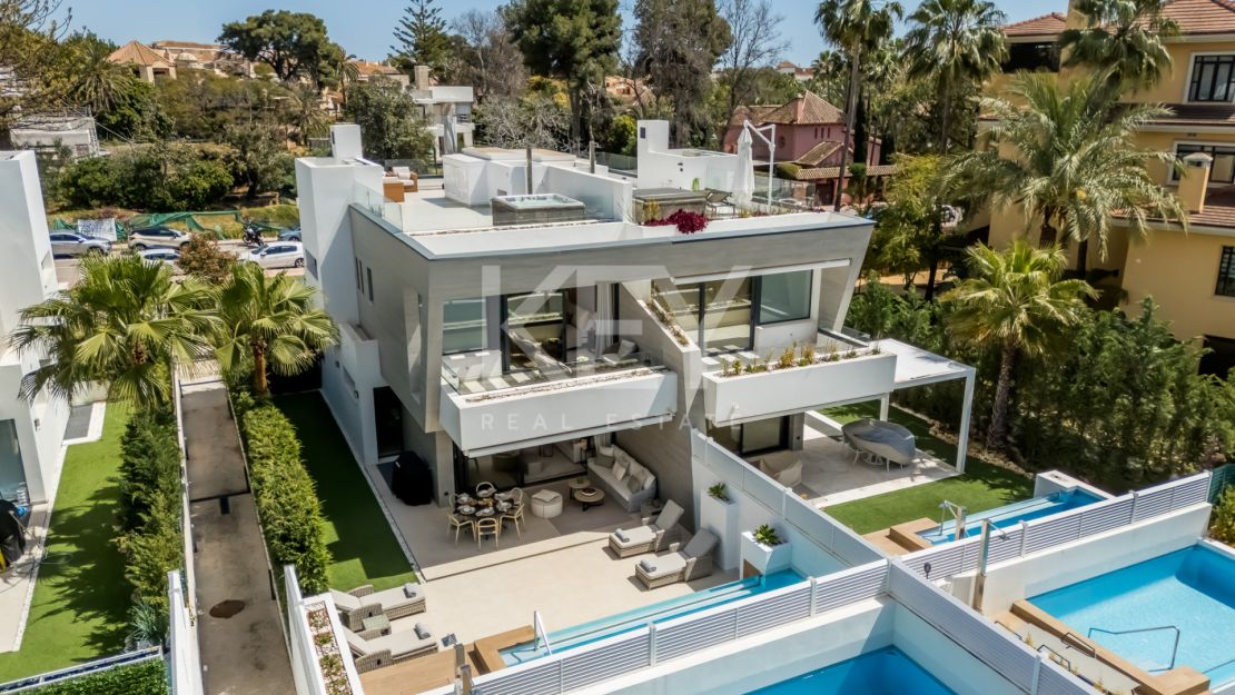 Contemporary Beachside Semi-Detached Villa in Puerto Banus, Marbella