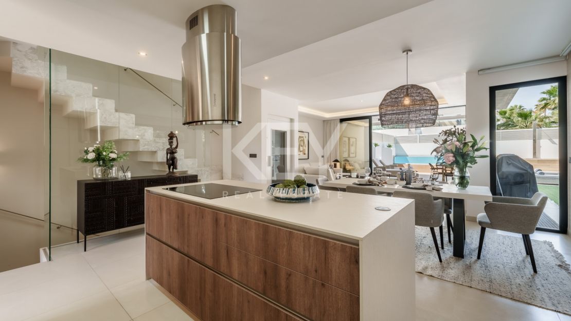 Contemporary Beachside Semi-Detached Villa in Puerto Banus, Marbella