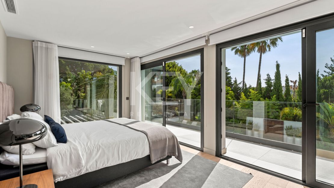 Luxury Villa for Sale in Las Brisas, Nueva Andalucía