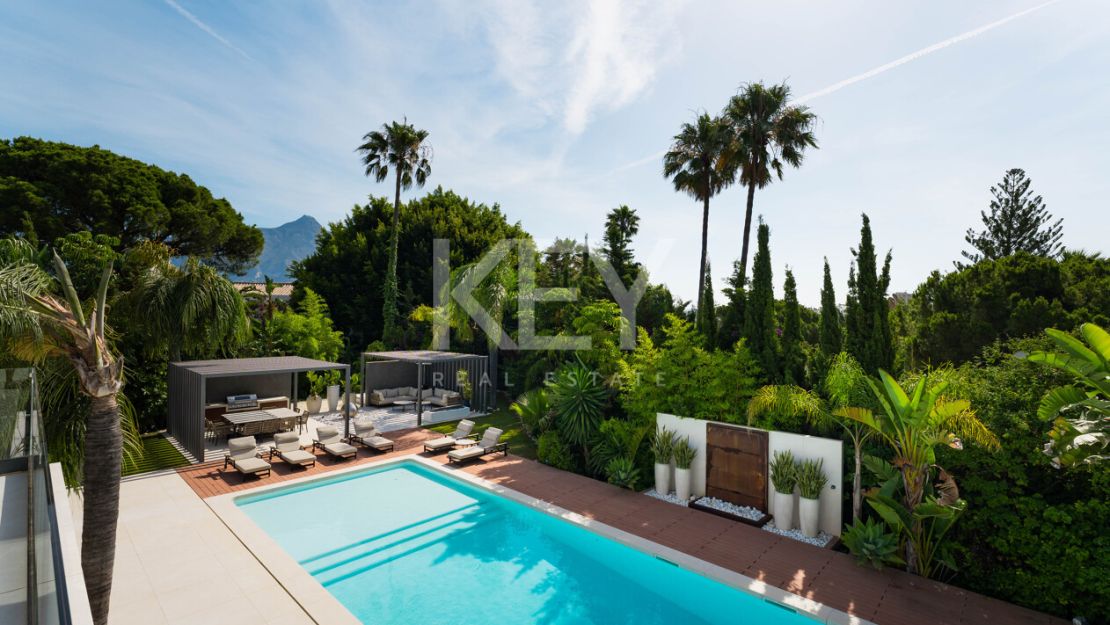 Luxury Villa for Sale in Las Brisas, Nueva Andalucía