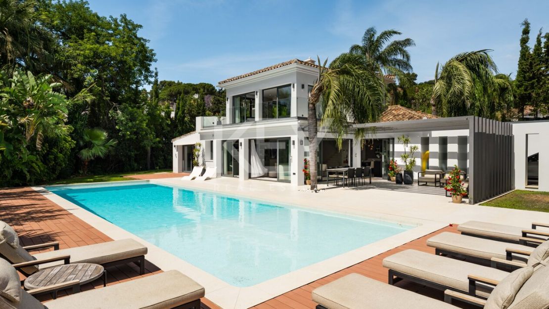 Luxury Villa for Sale in Las Brisas, Nueva Andalucía