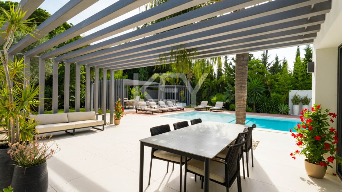 Luxury Villa for Sale in Las Brisas, Nueva Andalucía