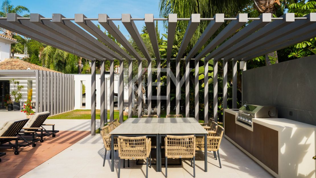 Luxury Villa for Sale in Las Brisas, Nueva Andalucía