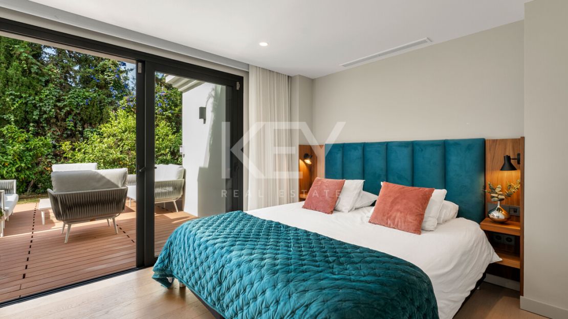 Luxury Villa for Sale in Las Brisas, Nueva Andalucía