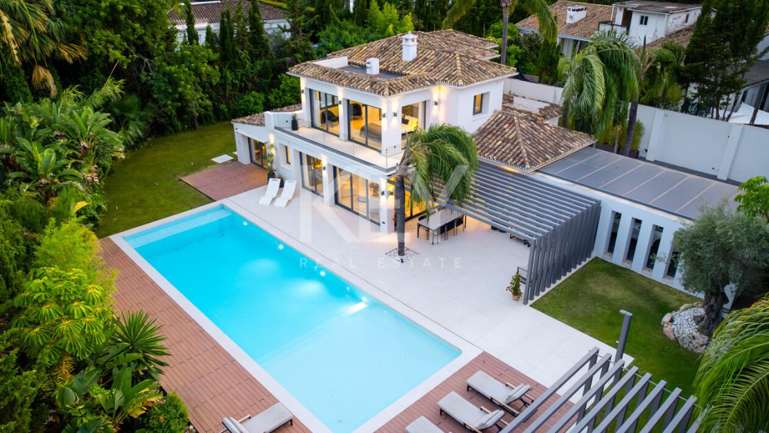 Luxury Villa for Sale in Las Brisas, Nueva Andalucía