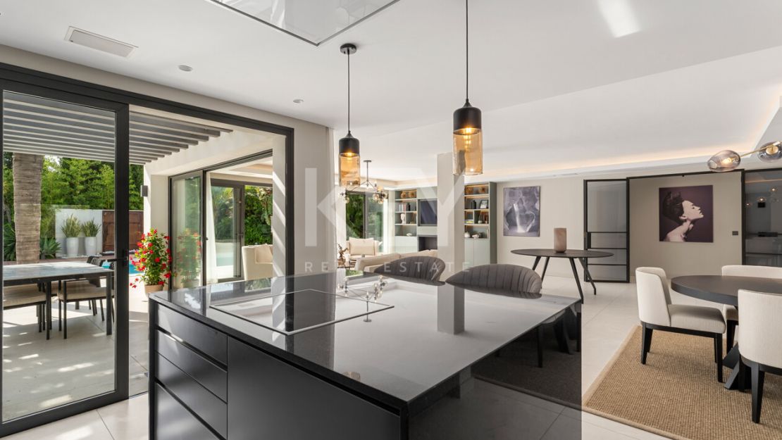Luxury Villa for Sale in Las Brisas, Nueva Andalucía