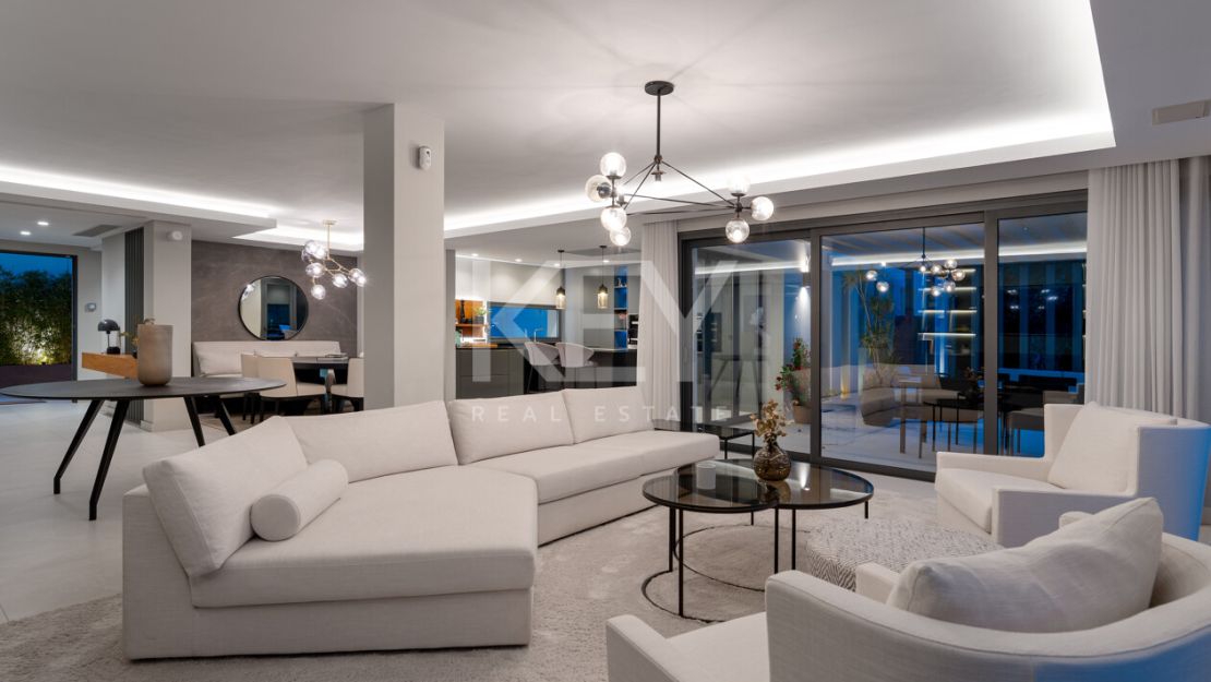 Luxury Villa for Sale in Las Brisas, Nueva Andalucía