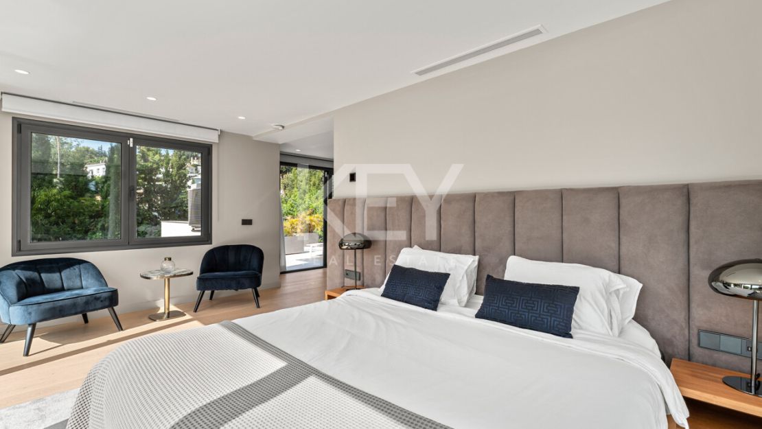 Luxury Villa for Sale in Las Brisas, Nueva Andalucía