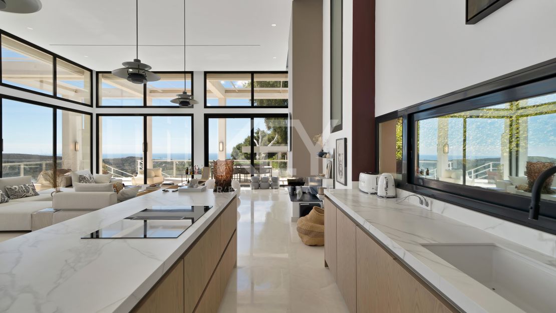 Impresionante Villa Contemporánea En La Exclusiva Urbanización Cerrada De Monte Mayor, Benahavís
