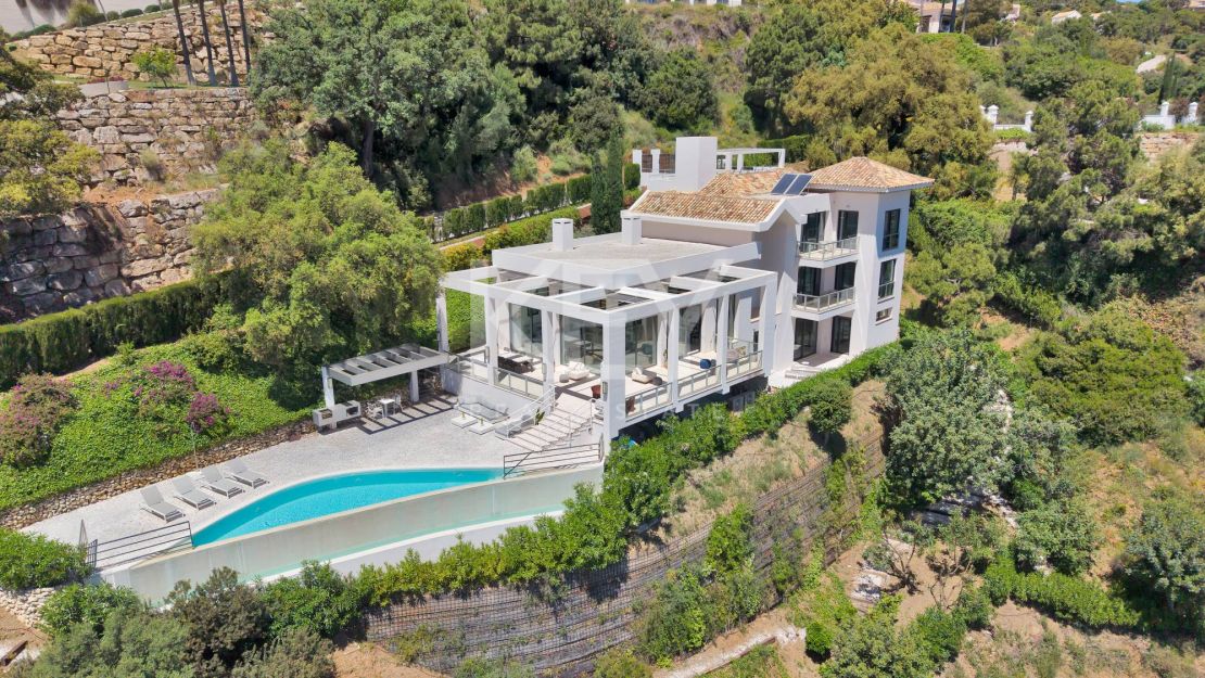 Impresionante Villa Contemporánea En La Exclusiva Urbanización Cerrada De Monte Mayor, Benahavís