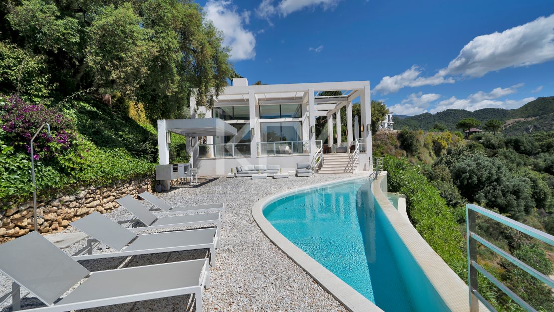 Impresionante Villa Contemporánea En La Exclusiva Urbanización Cerrada De Monte Mayor, Benahavís