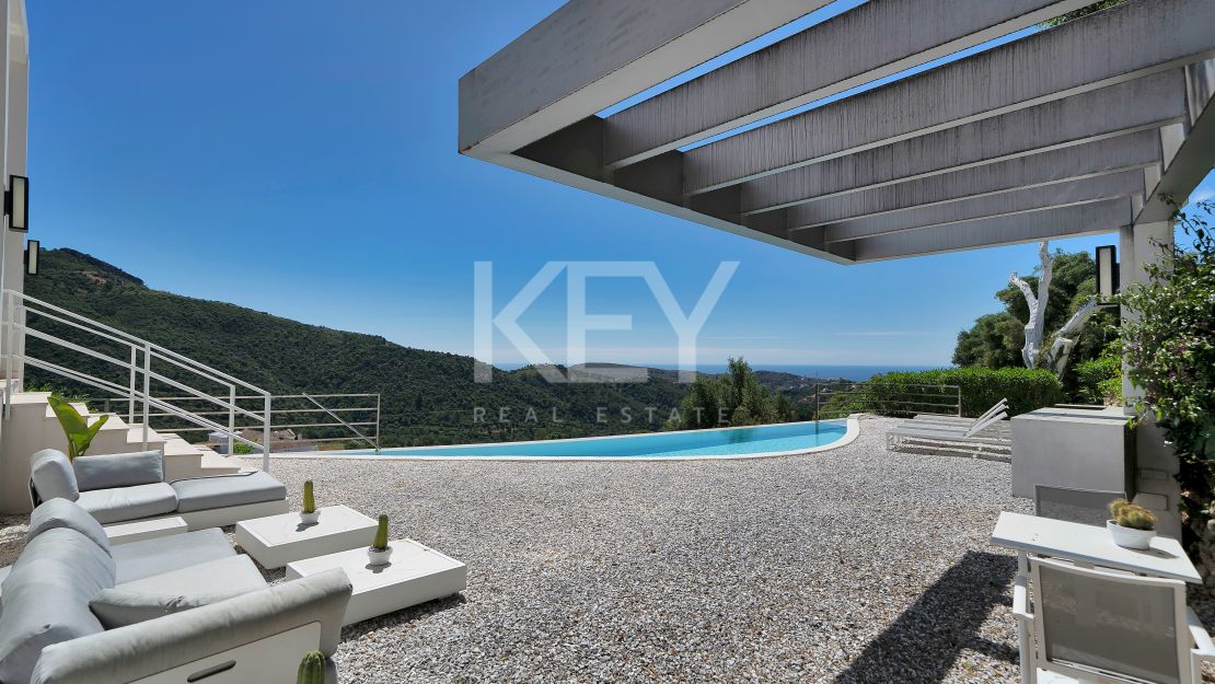 Impresionante Villa Contemporánea En La Exclusiva Urbanización Cerrada De Monte Mayor, Benahavís