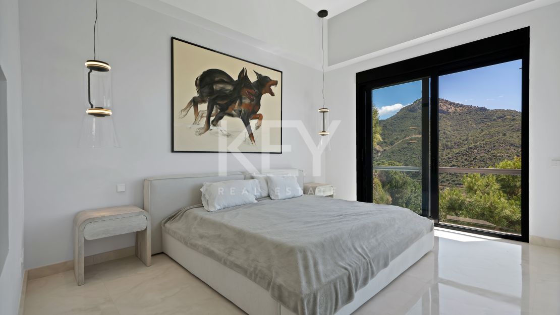 Impresionante Villa Contemporánea En La Exclusiva Urbanización Cerrada De Monte Mayor, Benahavís