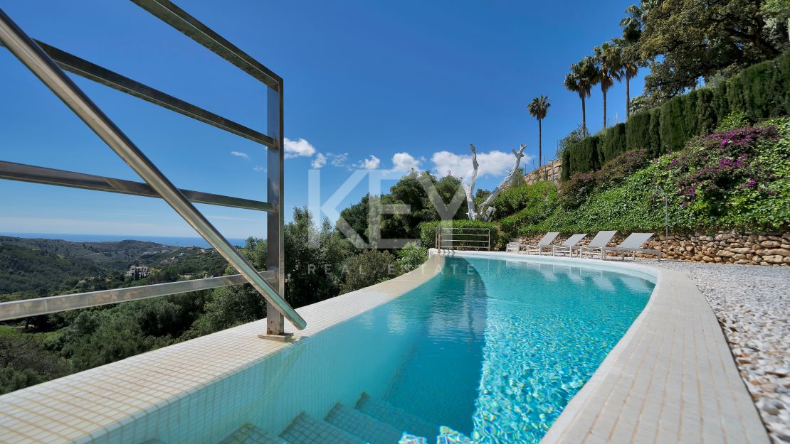 Impresionante Villa Contemporánea En La Exclusiva Urbanización Cerrada De Monte Mayor, Benahavís