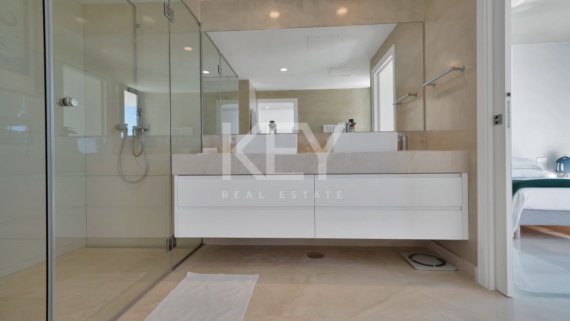 Impresionante Villa Contemporánea En La Exclusiva Urbanización Cerrada De Monte Mayor, Benahavís