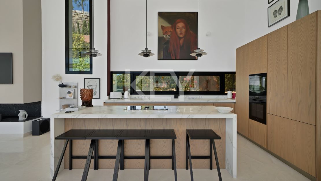 Impresionante Villa Contemporánea En La Exclusiva Urbanización Cerrada De Monte Mayor, Benahavís