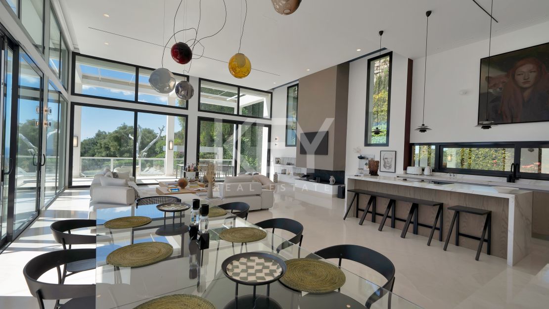 Impresionante Villa Contemporánea En La Exclusiva Urbanización Cerrada De Monte Mayor, Benahavís