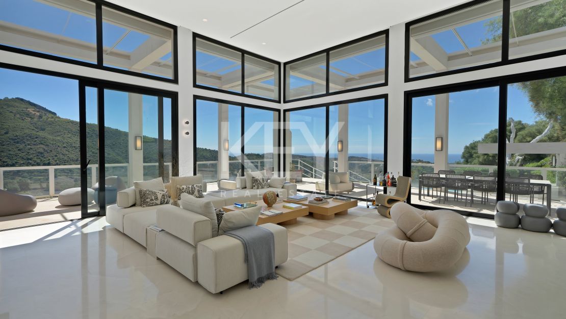 Impresionante Villa Contemporánea En La Exclusiva Urbanización Cerrada De Monte Mayor, Benahavís