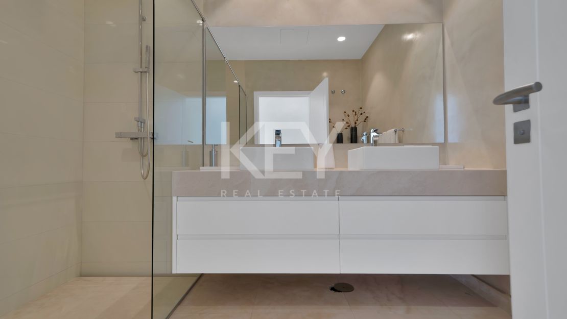 Impresionante Villa Contemporánea En La Exclusiva Urbanización Cerrada De Monte Mayor, Benahavís