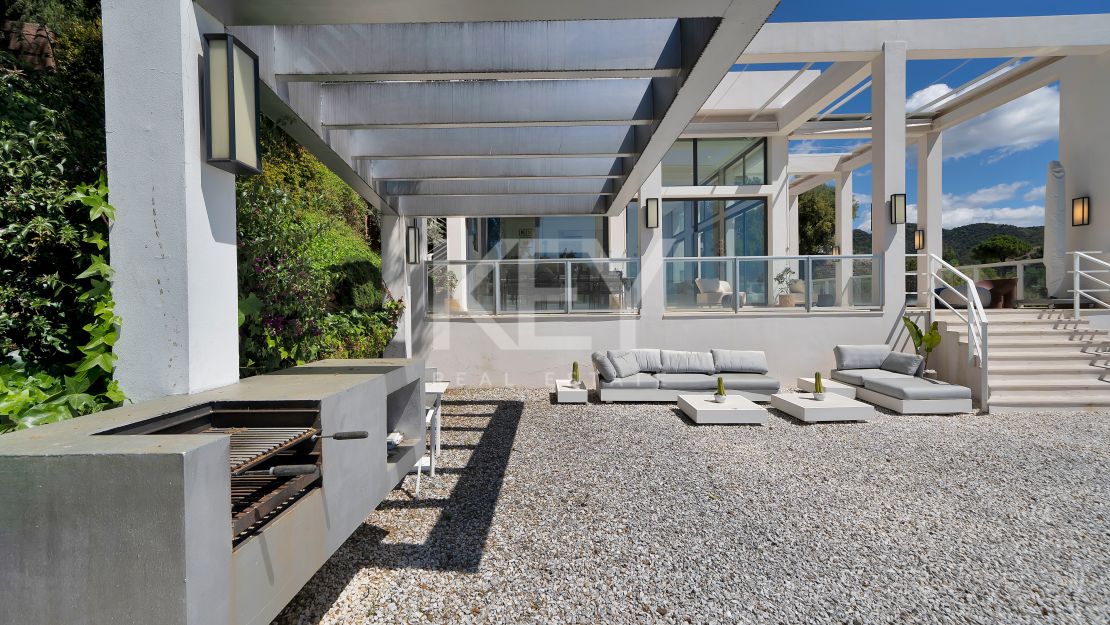 Impresionante Villa Contemporánea En La Exclusiva Urbanización Cerrada De Monte Mayor, Benahavís