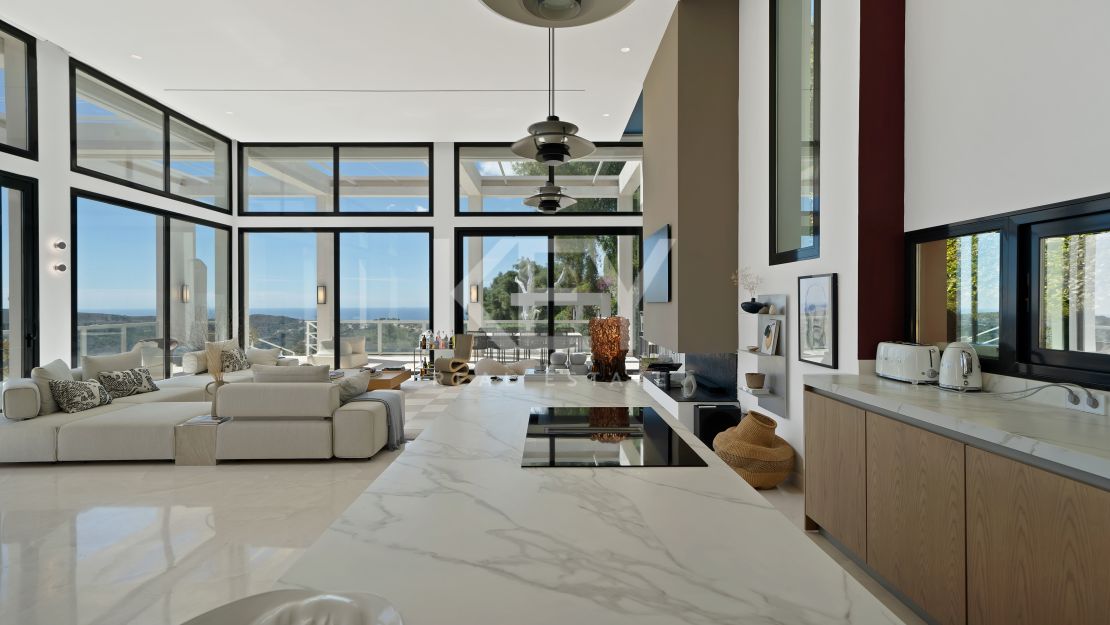 Impresionante Villa Contemporánea En La Exclusiva Urbanización Cerrada De Monte Mayor, Benahavís