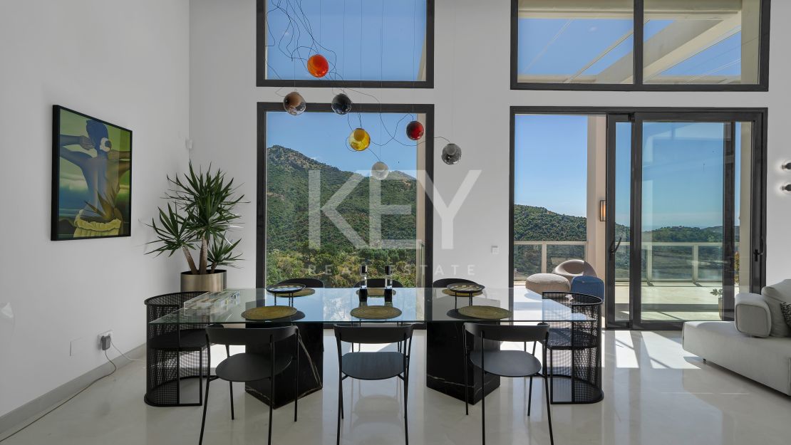 Impresionante Villa Contemporánea En La Exclusiva Urbanización Cerrada De Monte Mayor, Benahavís
