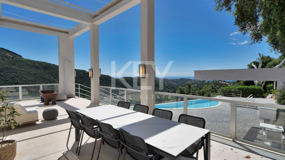 Impresionante Villa Contemporánea En La Exclusiva Urbanización Cerrada De Monte Mayor, Benahavís