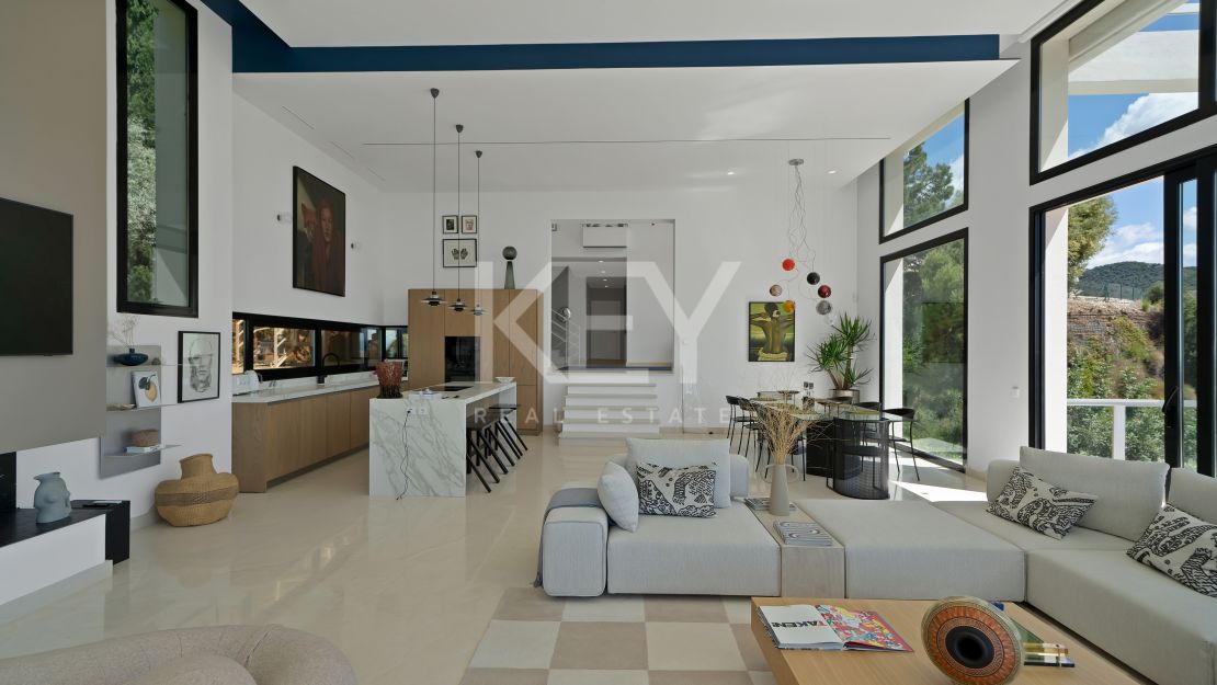 Impresionante Villa Contemporánea En La Exclusiva Urbanización Cerrada De Monte Mayor, Benahavís