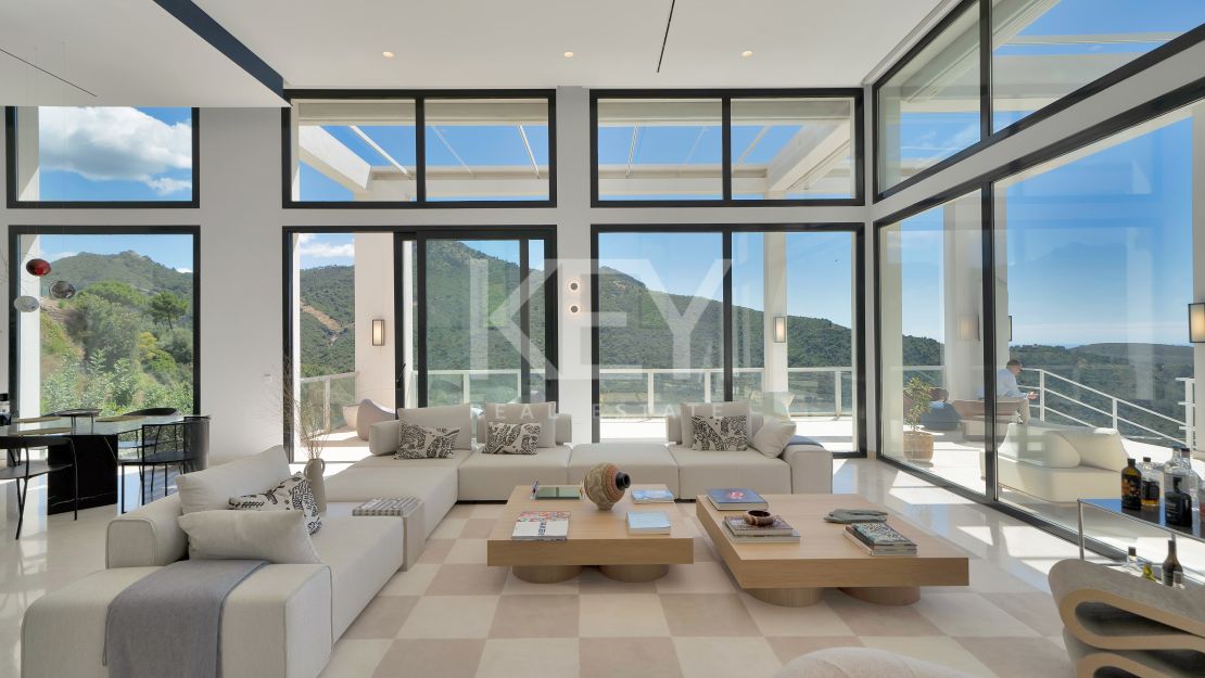 Impresionante Villa Contemporánea En La Exclusiva Urbanización Cerrada De Monte Mayor, Benahavís