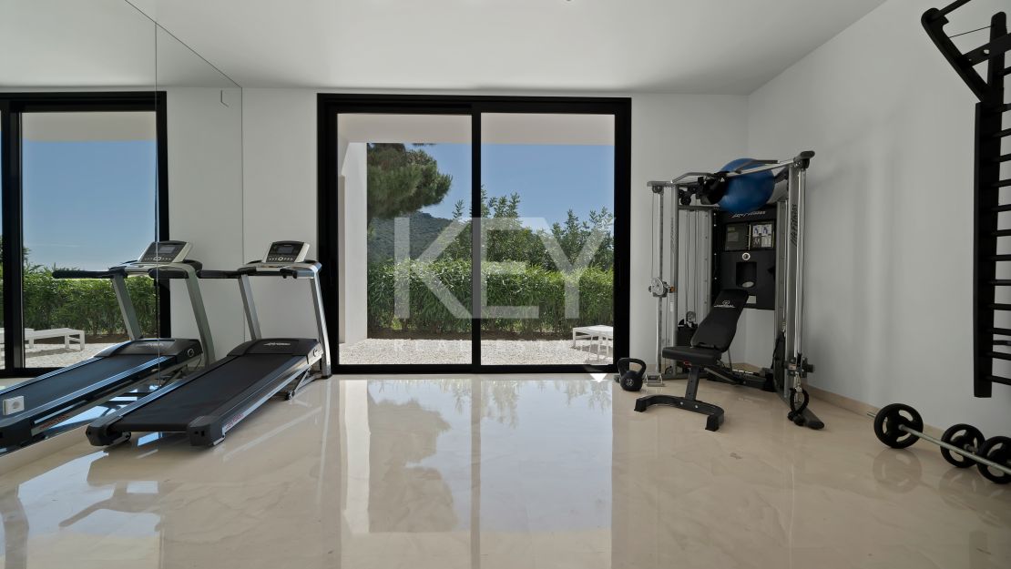 Impresionante Villa Contemporánea En La Exclusiva Urbanización Cerrada De Monte Mayor, Benahavís