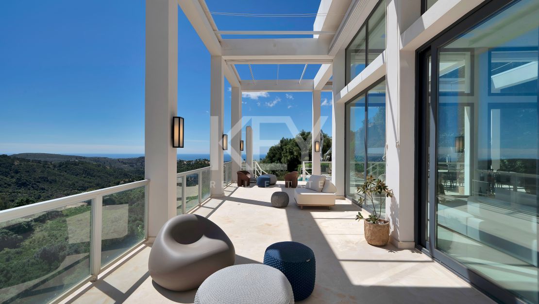 Impresionante Villa Contemporánea En La Exclusiva Urbanización Cerrada De Monte Mayor, Benahavís