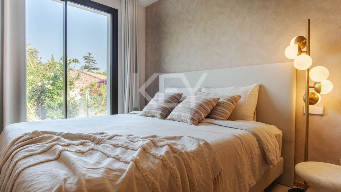Contemporary Luxury Villa for Sale in Guadalmina Alta, Marbella