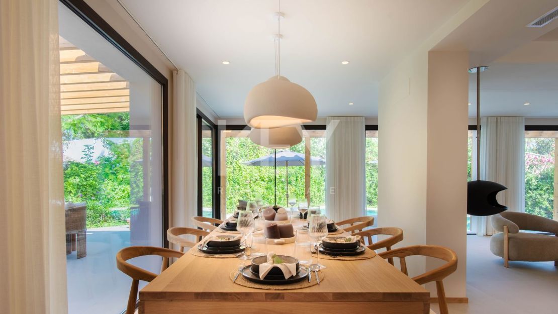 Contemporary Luxury Villa for Sale in Guadalmina Alta, Marbella