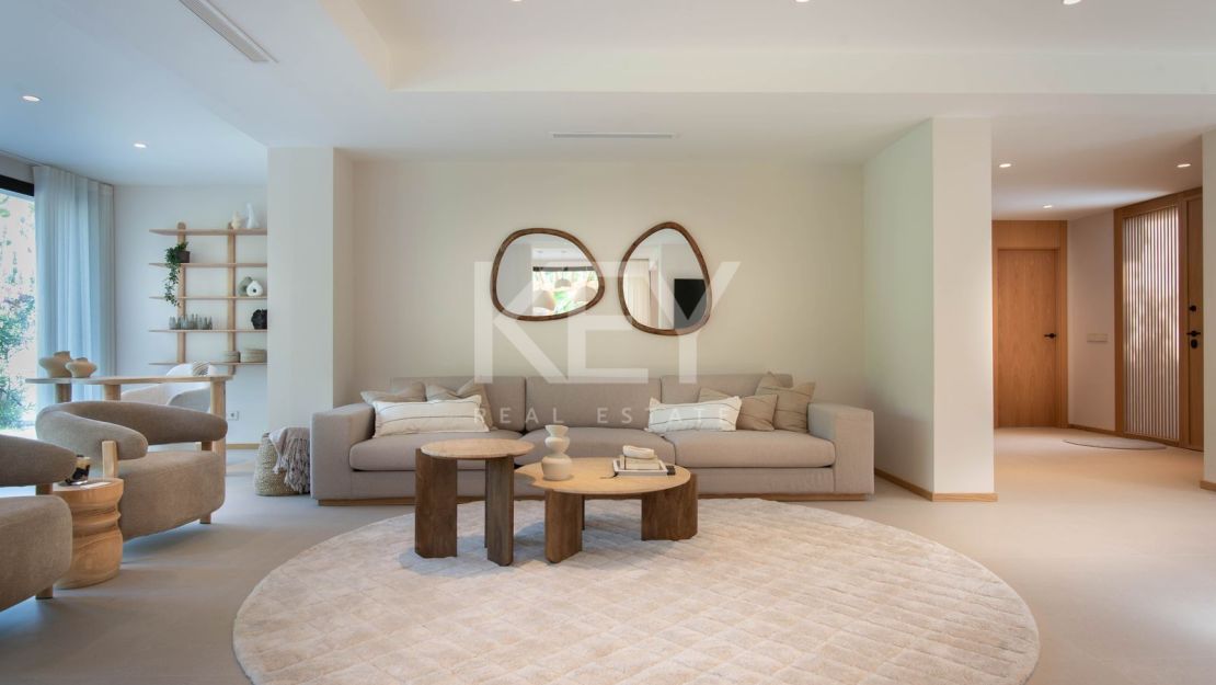 Contemporary Luxury Villa for Sale in Guadalmina Alta, Marbella