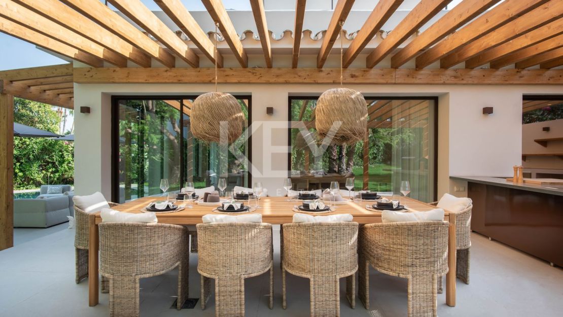 Contemporary Luxury Villa for Sale in Guadalmina Alta, Marbella