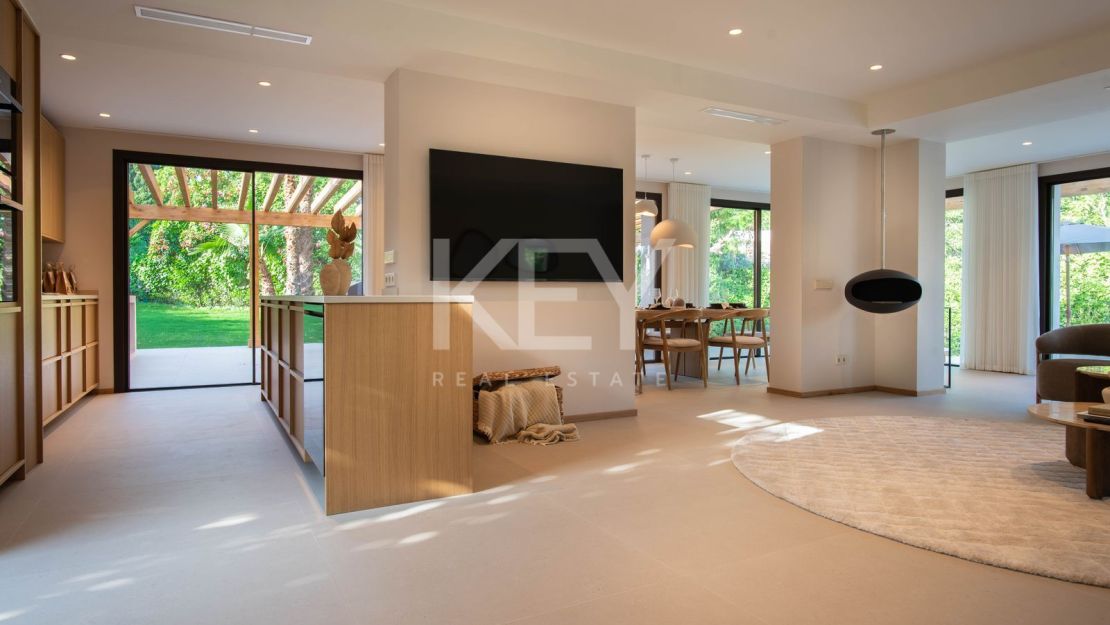 Contemporary Luxury Villa for Sale in Guadalmina Alta, Marbella