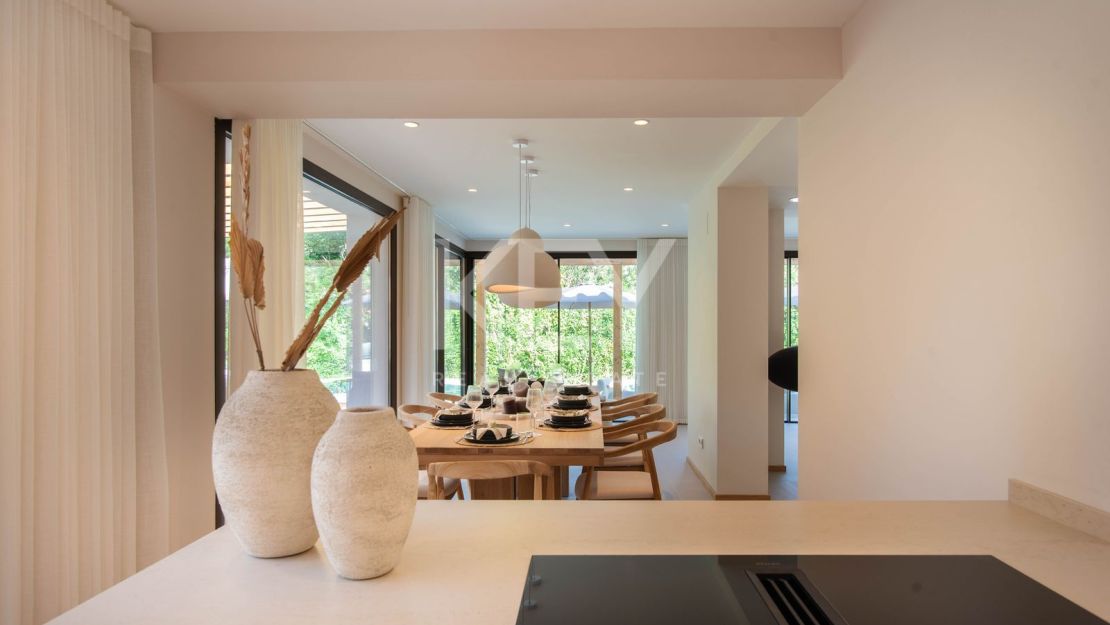 Contemporary Luxury Villa for Sale in Guadalmina Alta, Marbella