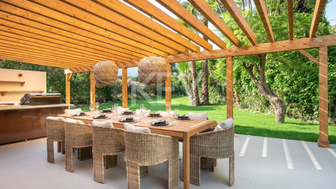 Contemporary Luxury Villa for Sale in Guadalmina Alta, Marbella
