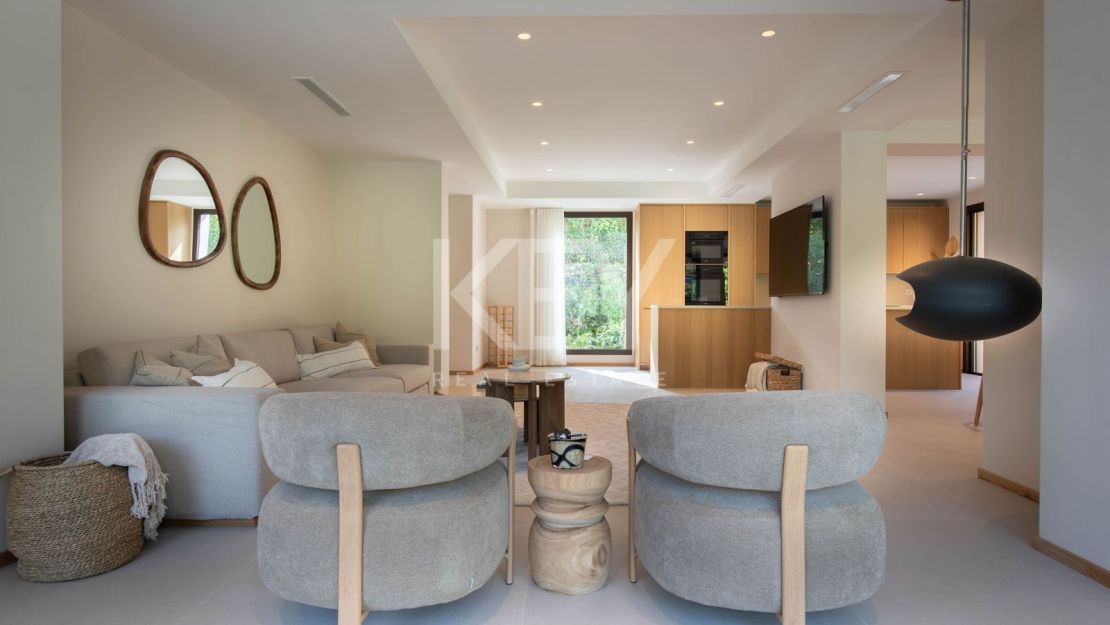 Contemporary Luxury Villa for Sale in Guadalmina Alta, Marbella