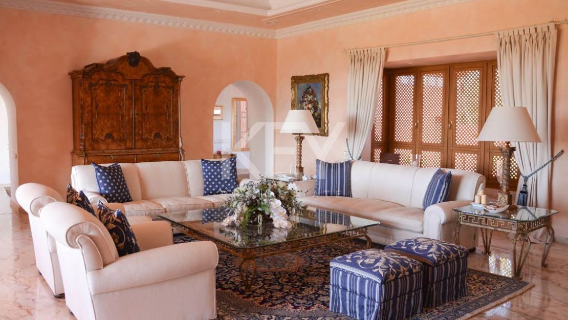 Luxury Villa for Sale in La Zagaleta, Benahavís – Private Mediterranean Home with Sea and Golf Views