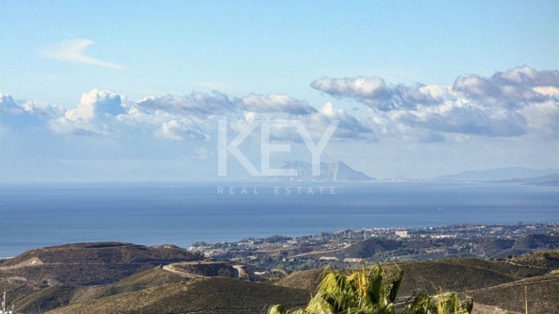Luxury Villa for Sale in La Zagaleta, Benahavís – Private Mediterranean Home with Sea and Golf Views