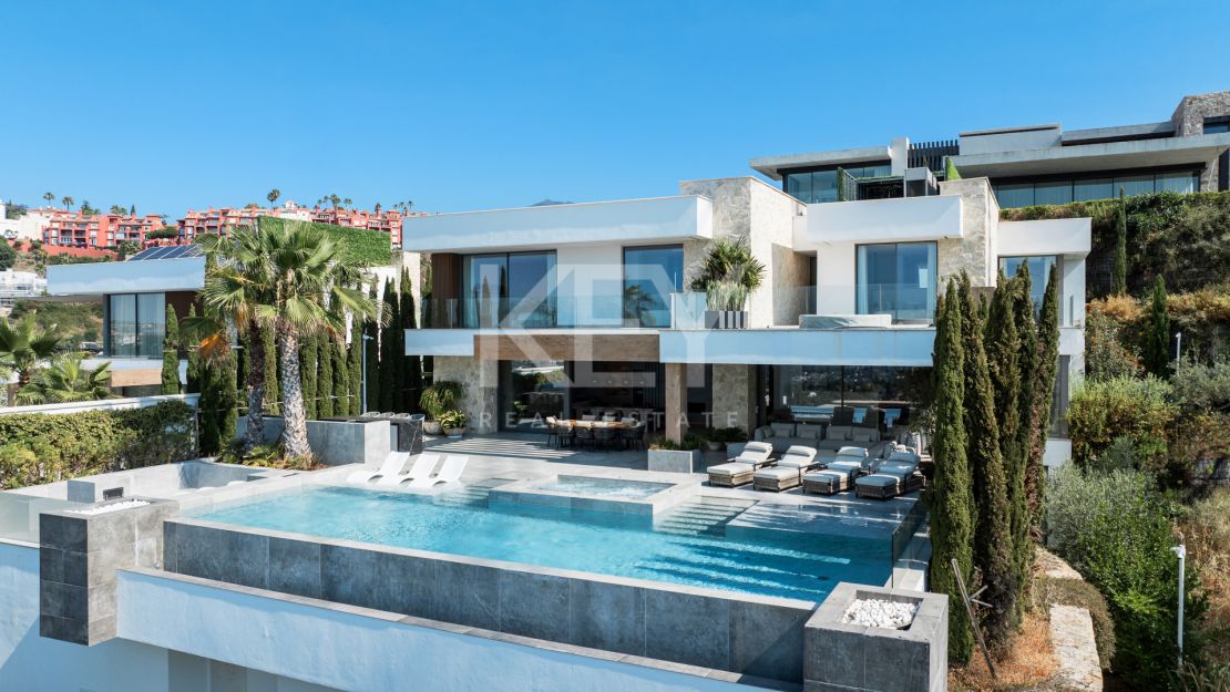 Contemporary Luxury Villa for Sale in Benahavís with Panoramic Sea Views