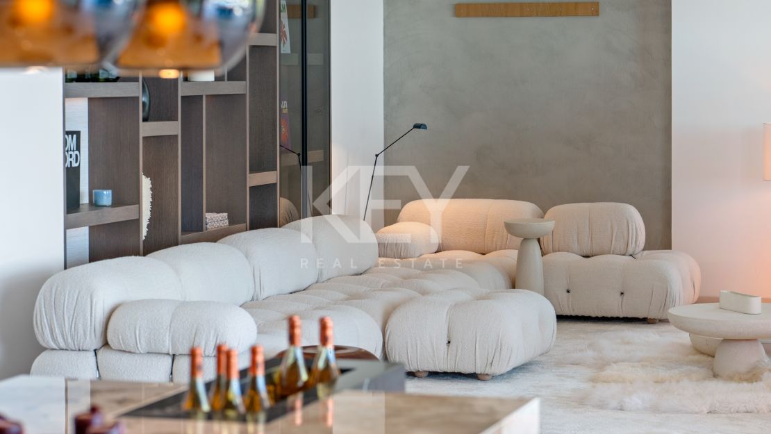 Contemporary Luxury Villa for Sale in Benahavís with Panoramic Sea Views